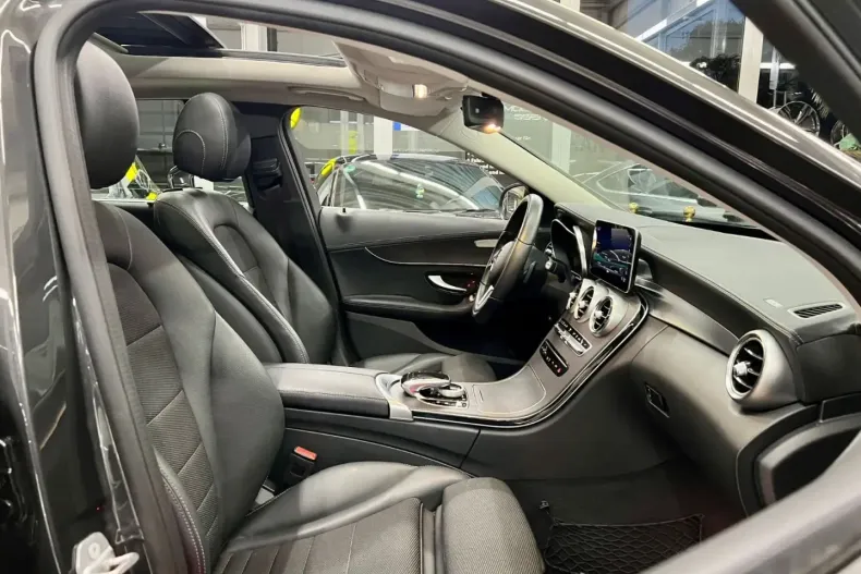 Mercedes-Benz C 300 din 2021 cu 81.809 km - oferta MER144127 - foto 23
