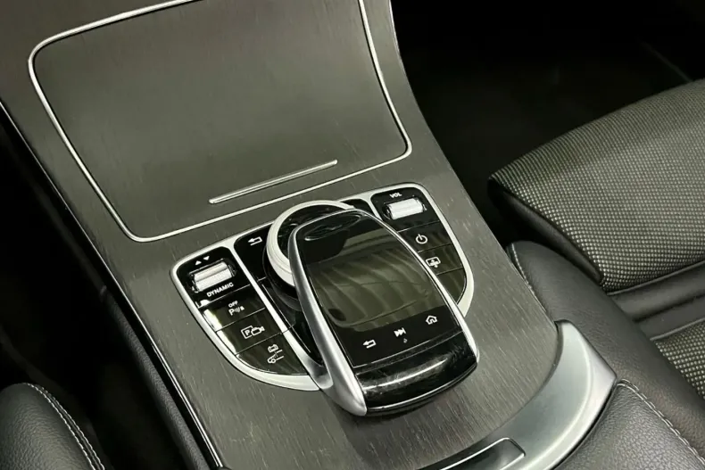 Mercedes-Benz C 300 din 2021 cu 81.809 km - oferta MER144127 - foto 25