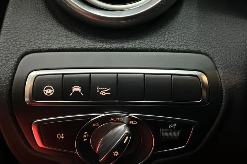 Mercedes-Benz C 300 din 2021 cu 81.809 km - oferta MER144127 - foto 27