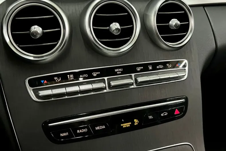 Mercedes-Benz C 300 din 2021 cu 81.809 km - oferta MER144127 - foto 31