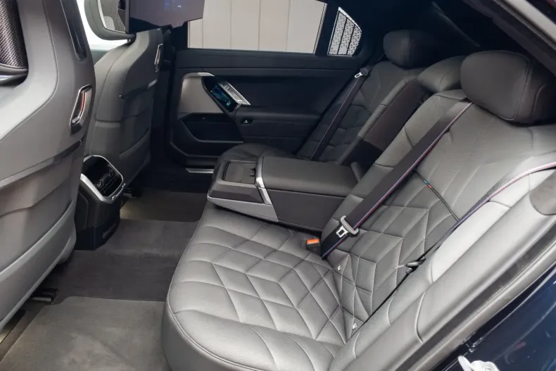 BMW i7 din 2023 cu 25.000 km - oferta BMW144128 - foto 28