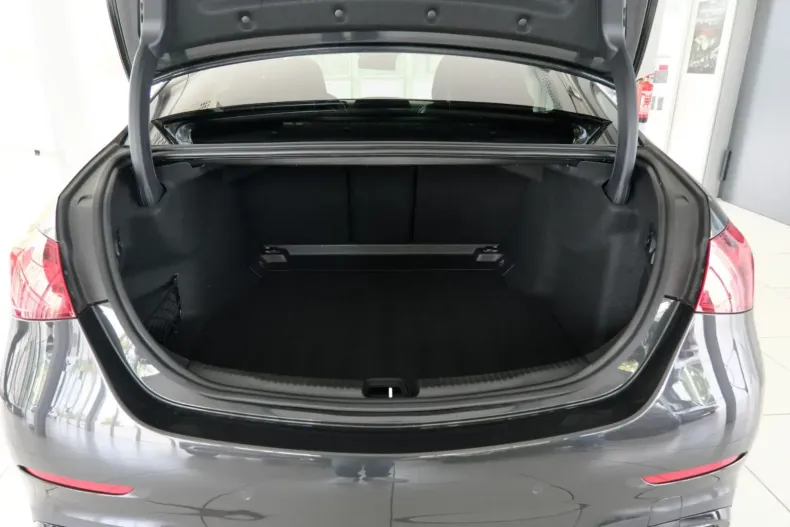 Mercedes-Benz C 300 din 2023 cu 15.800 km - oferta MER144129 - foto 19