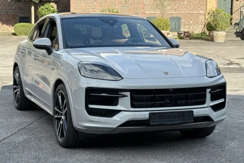 Porsche Cayenne din 2025 cu 9.900 km - oferta POR144132 - foto 1