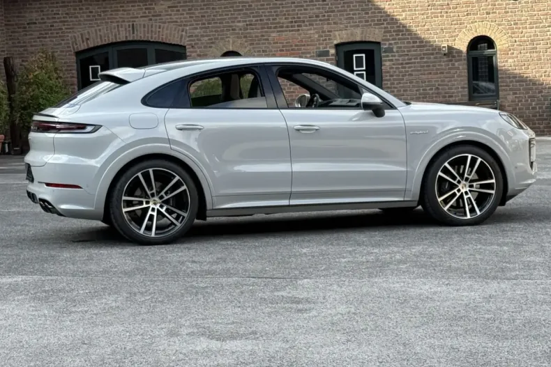 Porsche Cayenne din 2025 cu 9.900 km - oferta POR144132 - foto 23