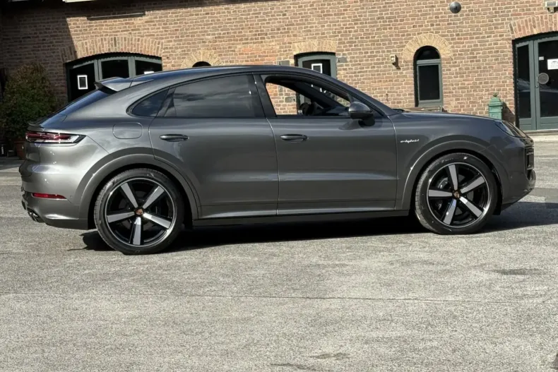 Porsche Cayenne din 2025 cu 6.600 km - oferta POR144136 - foto 18