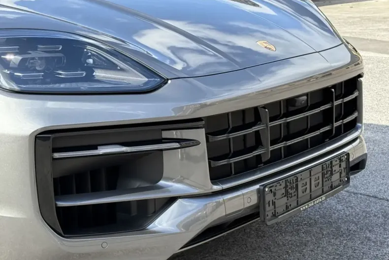 Porsche Cayenne din 2025 cu 6.600 km - oferta POR144136 - foto 24