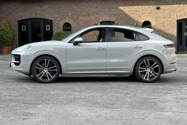 Porsche Cayenne din 2025 cu 9.900 km - oferta POR144139 - foto 5