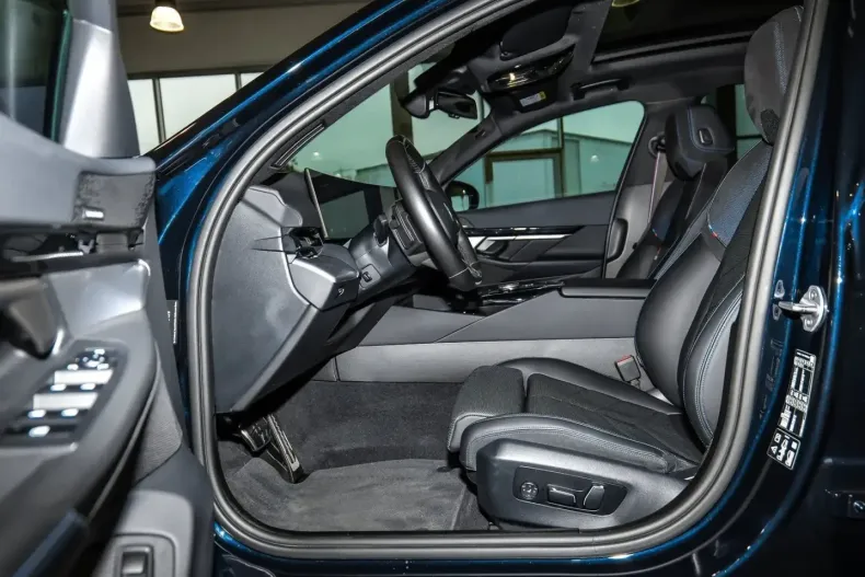 BMW 520 din 2023 cu 45.990 km - oferta BMW144144 - foto 9