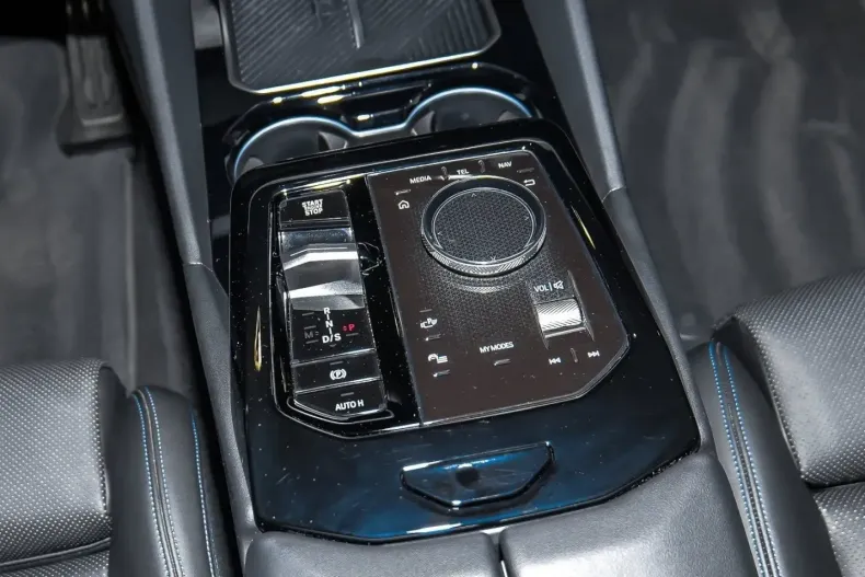 BMW 520 din 2023 cu 45.990 km - oferta BMW144144 - foto 14