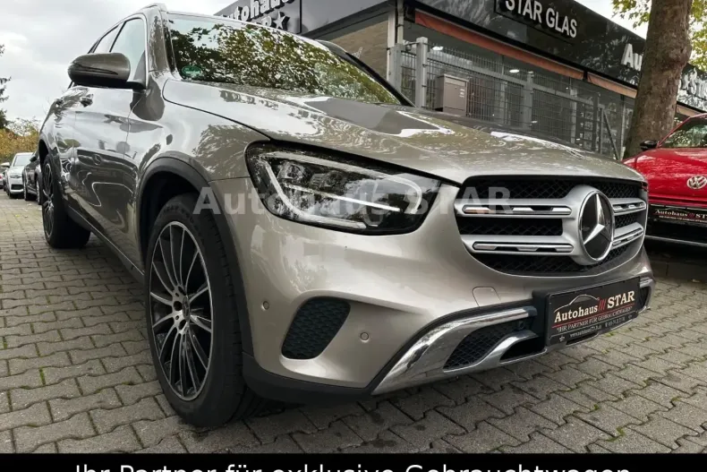 Mercedes-Benz GLC 400 din 2022 cu 83.600 km - oferta MER144170 - foto 2