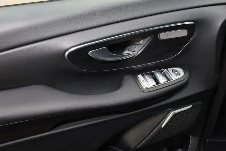 Mercedes-Benz V 300 din 2022 cu 73.900 km - oferta MER144171 - foto 15