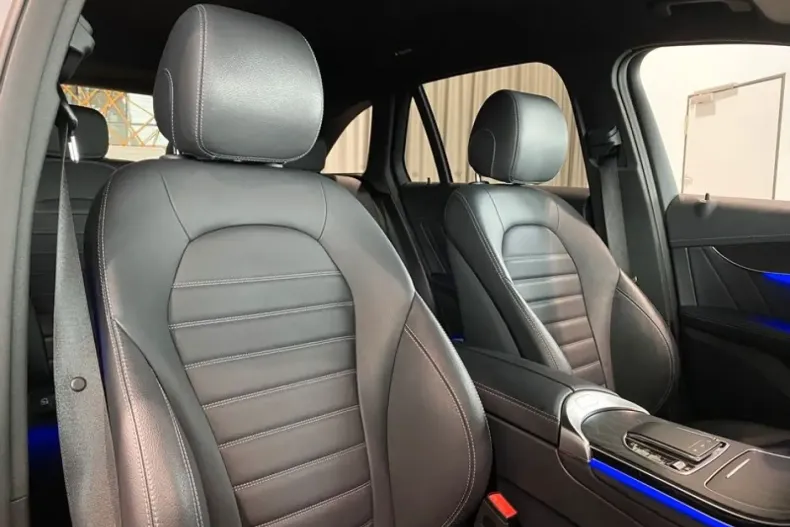 Mercedes-Benz GLC 300 din 2021 cu 59.965 km - oferta MER144178 - foto 24