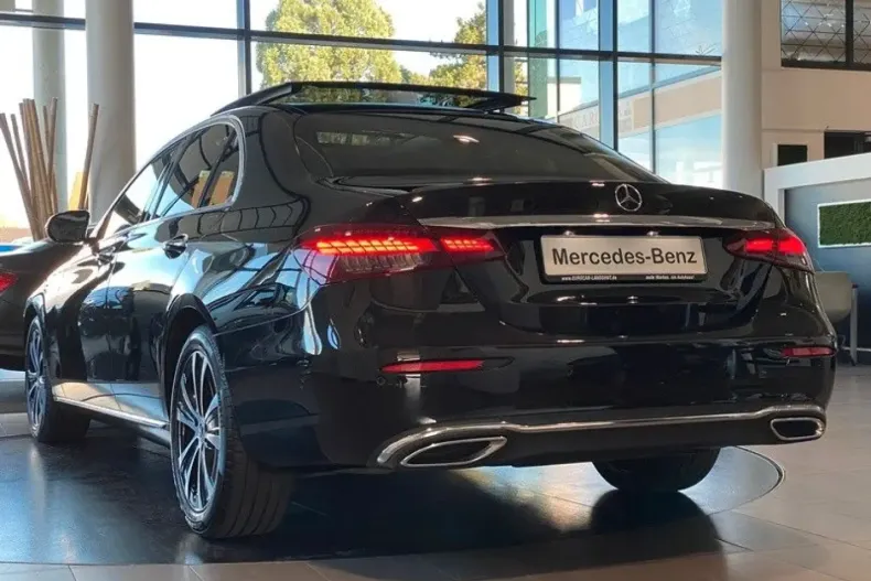 Mercedes-Benz E 300 din 2022 cu 79.746 km - oferta MER144185 - foto 5