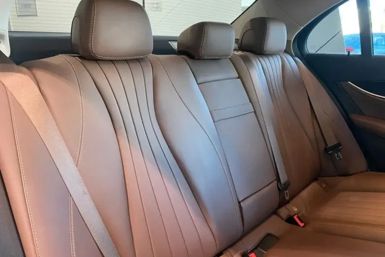 Mercedes-Benz E 300 din 2022 cu 79.746 km - oferta MER144185 - foto 25