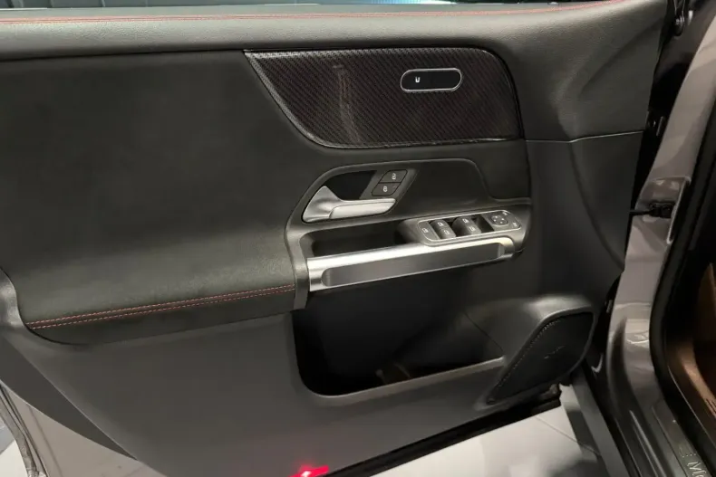 Mercedes-Benz GLB 220 din 2022 cu 82.000 km - oferta MER144192 - foto 20