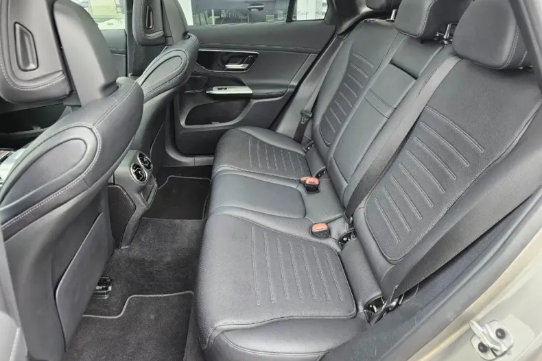 Mercedes-Benz GLC 300 din 2023 cu 40.388 km - oferta MER144195 - foto 11