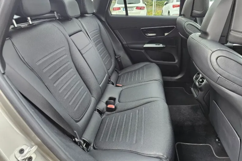 Mercedes-Benz GLC 300 din 2023 cu 40.388 km - oferta MER144195 - foto 13