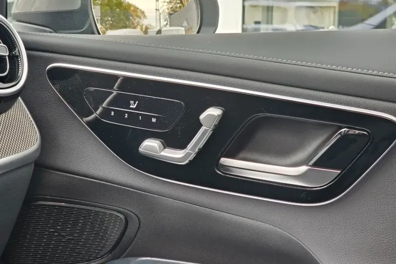 Mercedes-Benz GLC 300 din 2023 cu 40.388 km - oferta MER144195 - foto 32