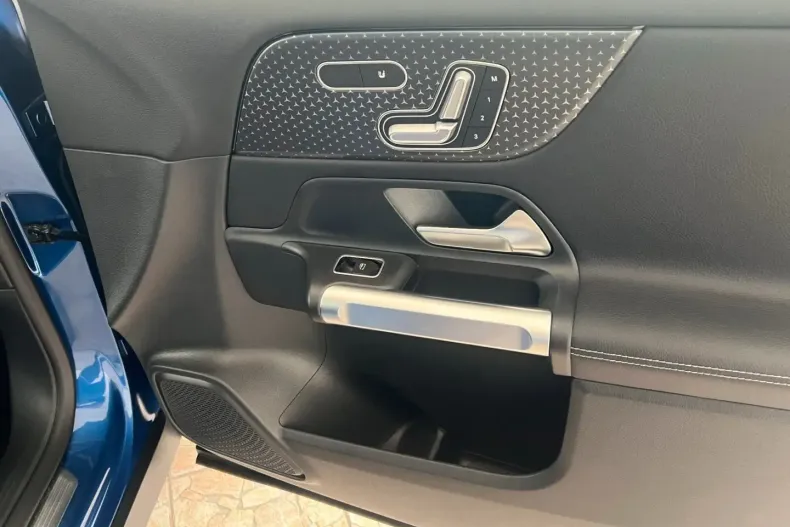 Mercedes-Benz GLB 250 din 2024 cu 13.829 km - oferta MER144203 - foto 25