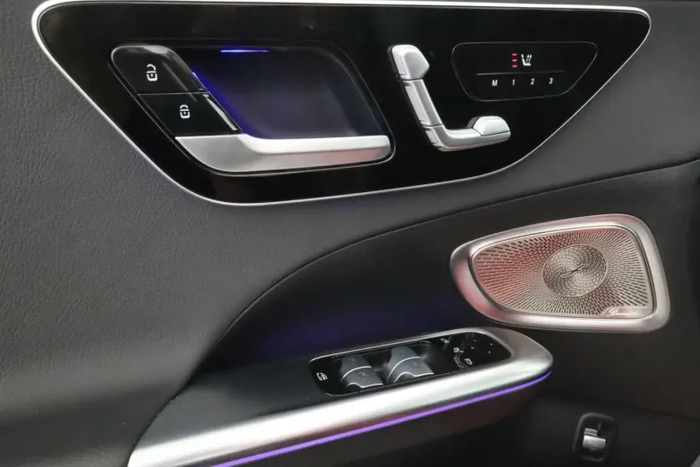 Mercedes-Benz C 300 din 2025 cu 25.960 km - oferta MER144206 - foto 19