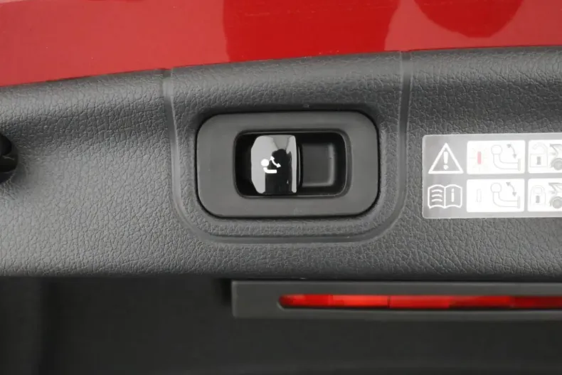 Mercedes-Benz C 300 din 2025 cu 25.960 km - oferta MER144206 - foto 24