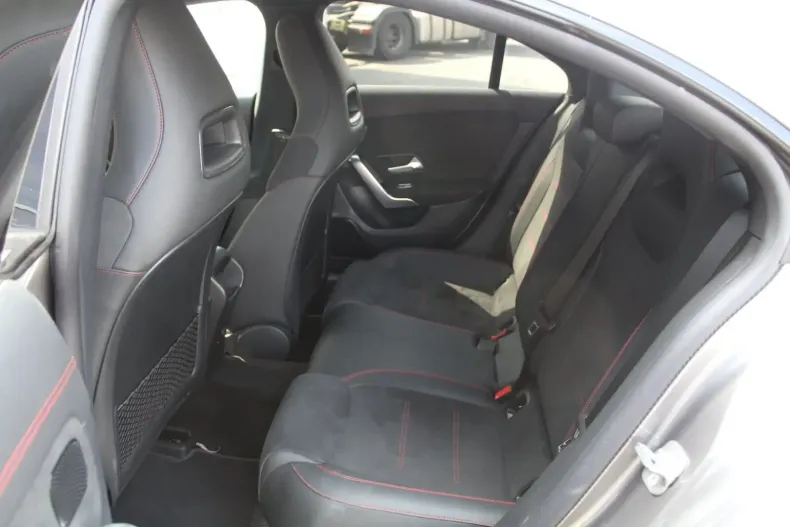 Mercedes-Benz CLA 200 din 2023 cu 43.900 km - oferta MER144210 - foto 7