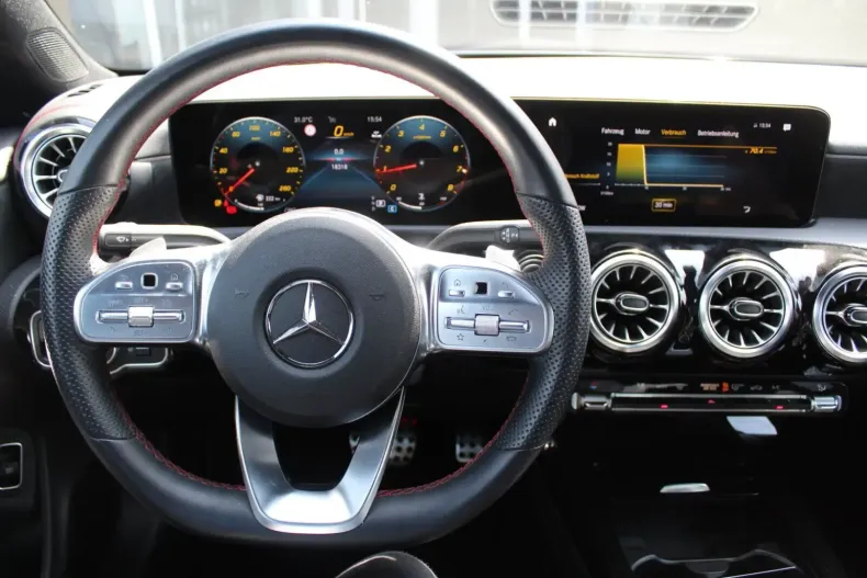 Mercedes-Benz CLA 200 din 2023 cu 43.900 km - oferta MER144210 - foto 9