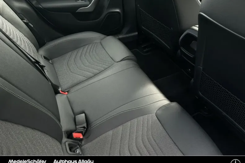 Mercedes-Benz CLA 200 din 2023 cu 3.779 km - oferta MER144215 - foto 7