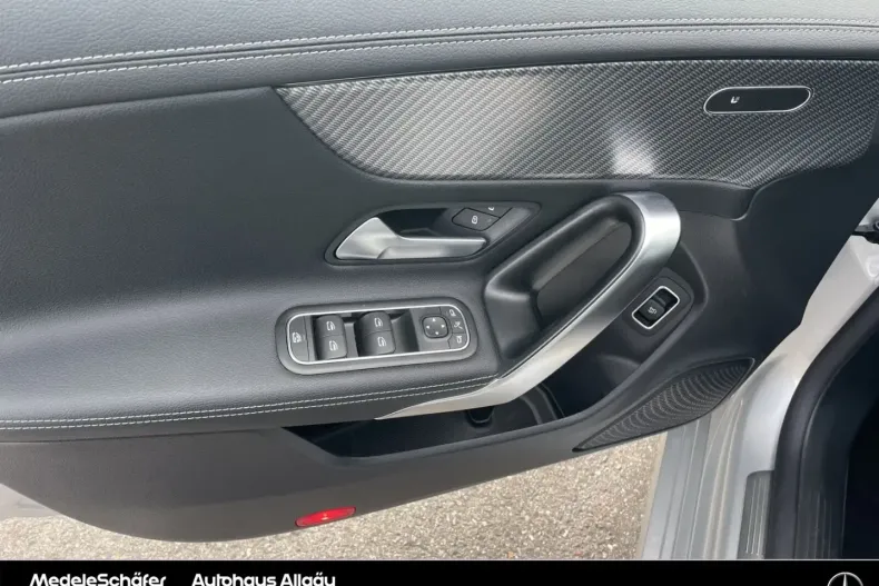 Mercedes-Benz CLA 200 din 2023 cu 3.779 km - oferta MER144215 - foto 12