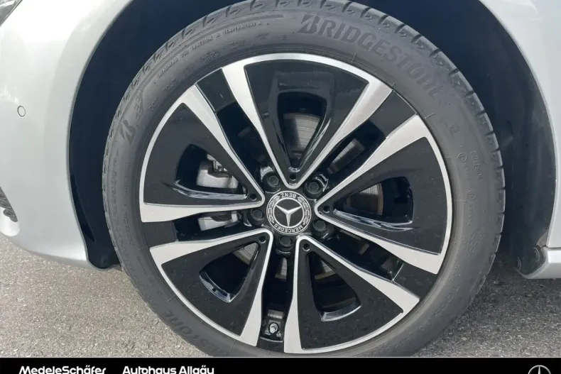 Mercedes-Benz CLA 200 din 2023 cu 3.779 km - oferta MER144215 - foto 13