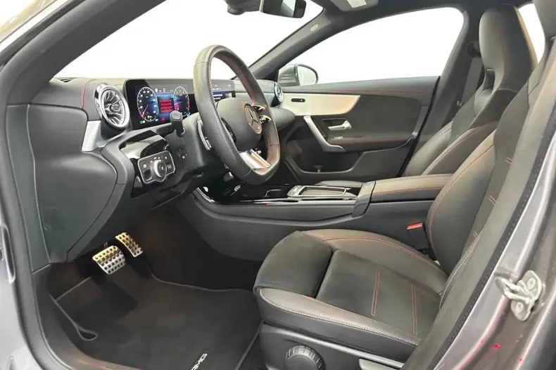 Mercedes-Benz CLA 220 din 2024 cu 9.251 km - oferta MER144220 - foto 7