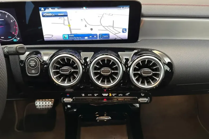 Mercedes-Benz CLA 220 din 2024 cu 9.251 km - oferta MER144220 - foto 12