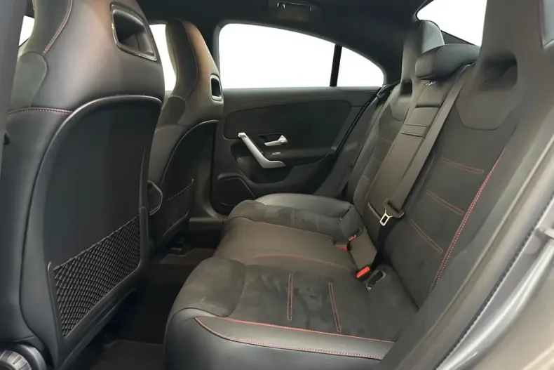 Mercedes-Benz CLA 220 din 2024 cu 9.251 km - oferta MER144220 - foto 13