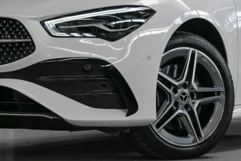 Mercedes-Benz CLA 250 din 2024 cu 15.990 km - oferta MER144221 - foto 5