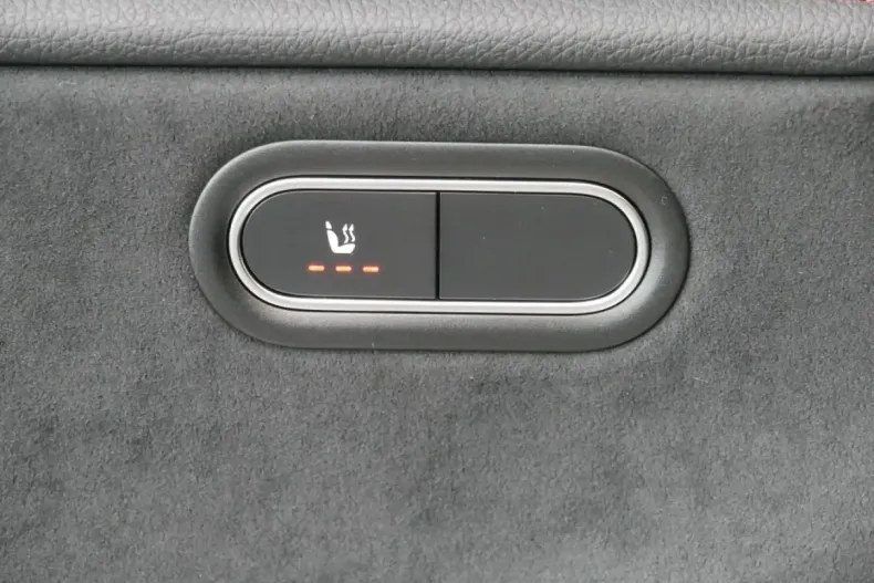 Mercedes-Benz CLA 250 din 2024 cu 15.990 km - oferta MER144221 - foto 12