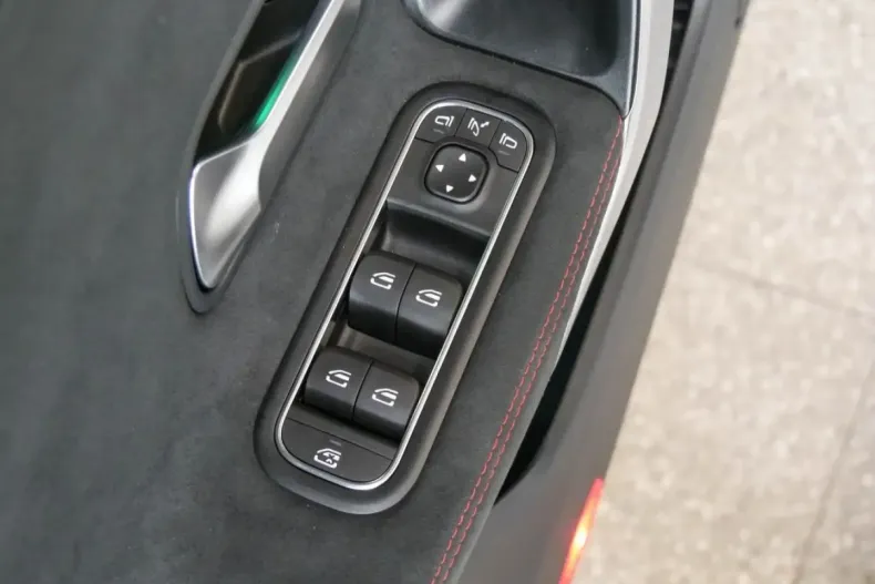 Mercedes-Benz CLA 250 din 2024 cu 15.990 km - oferta MER144221 - foto 14