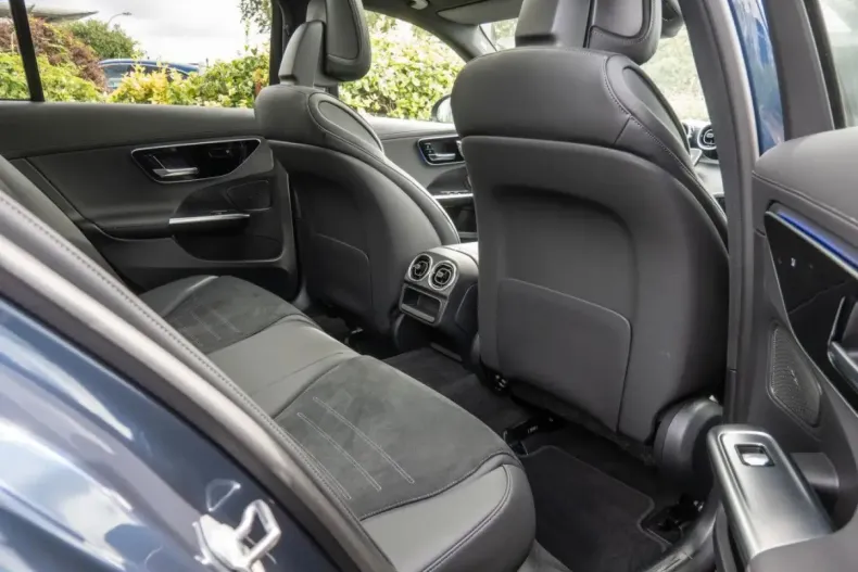 Mercedes-Benz C 300 din 2024 cu 7.277 km - oferta MER144230 - foto 4