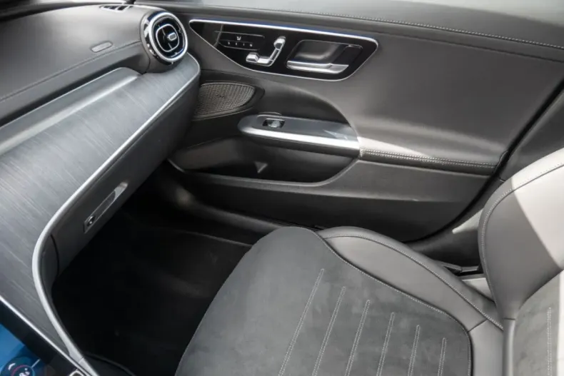 Mercedes-Benz C 300 din 2024 cu 7.277 km - oferta MER144230 - foto 13