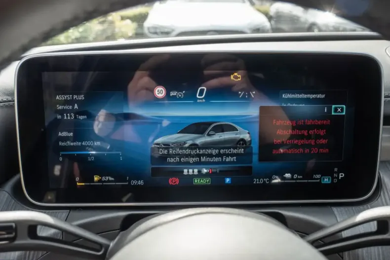 Mercedes-Benz C 300 din 2024 cu 7.277 km - oferta MER144230 - foto 14