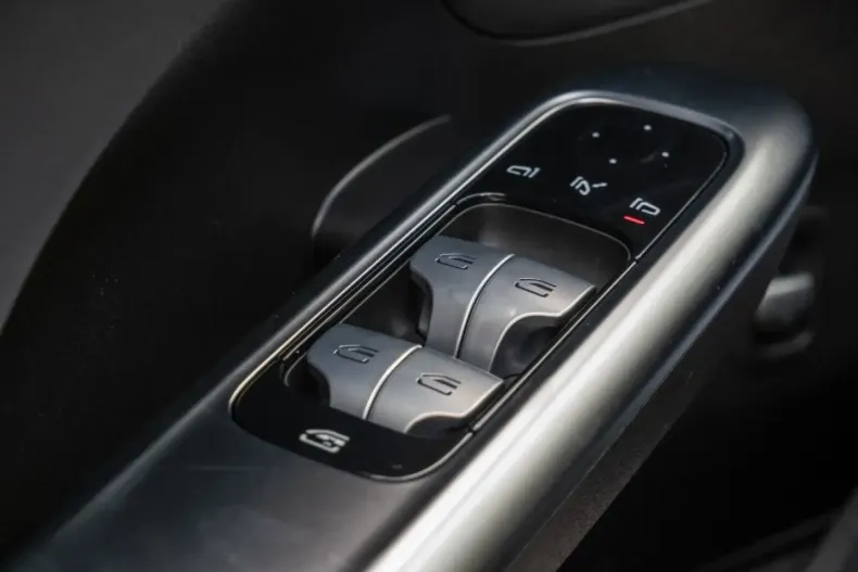 Mercedes-Benz C 300 din 2024 cu 7.277 km - oferta MER144230 - foto 18