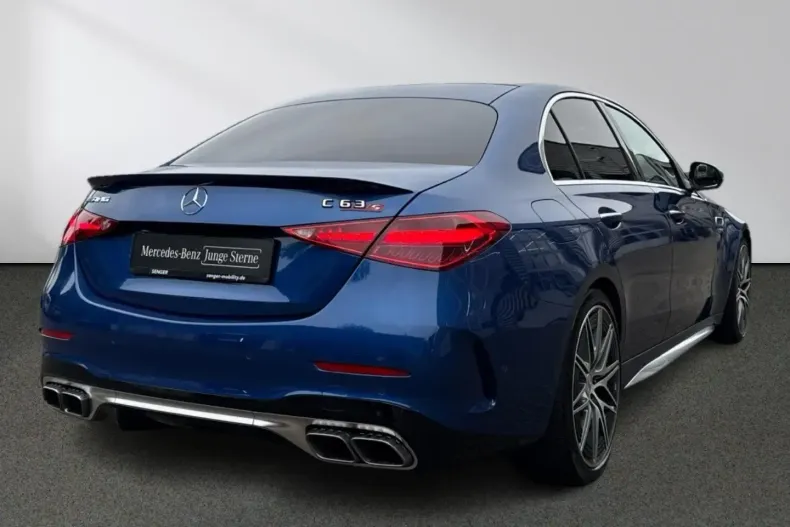 Mercedes-Benz C 63 AMG din 2024 cu 16.847 km - oferta MER144236 - foto 3
