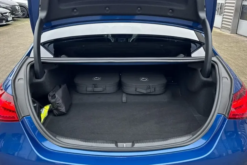 Mercedes-Benz C 63 AMG din 2024 cu 16.847 km - oferta MER144236 - foto 12