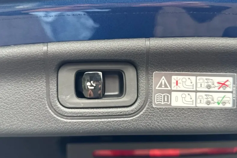 Mercedes-Benz C 63 AMG din 2024 cu 16.847 km - oferta MER144236 - foto 18