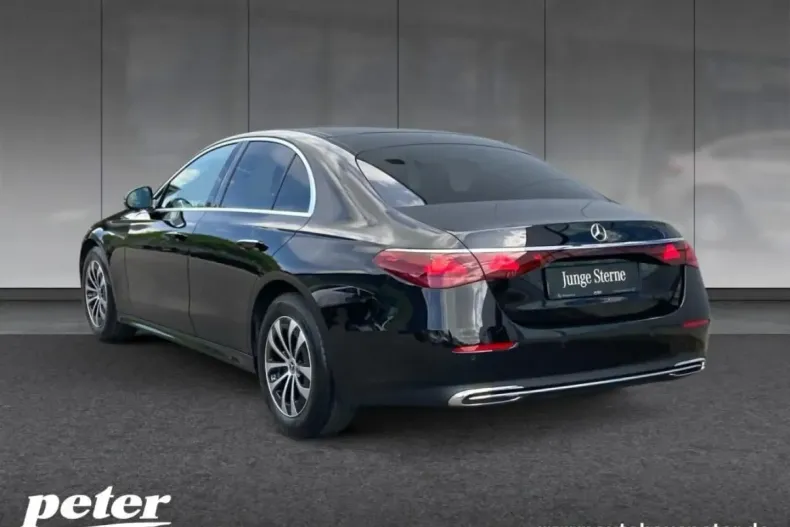 Mercedes-Benz E 220 din 2023 cu 15.189 km - oferta MER144241 - foto 4