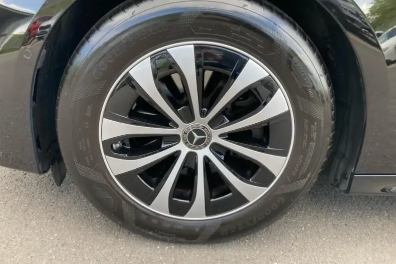 Mercedes-Benz E 220 din 2023 cu 15.189 km - oferta MER144241 - foto 6