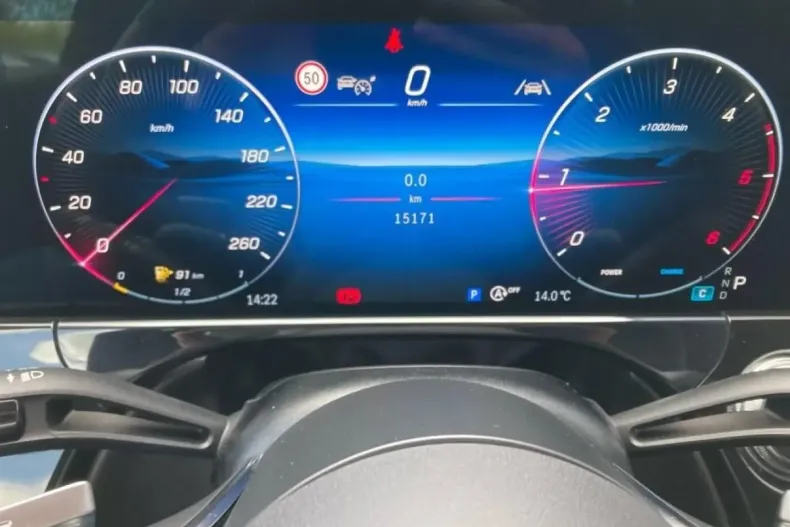 Mercedes-Benz E 220 din 2023 cu 15.189 km - oferta MER144241 - foto 9