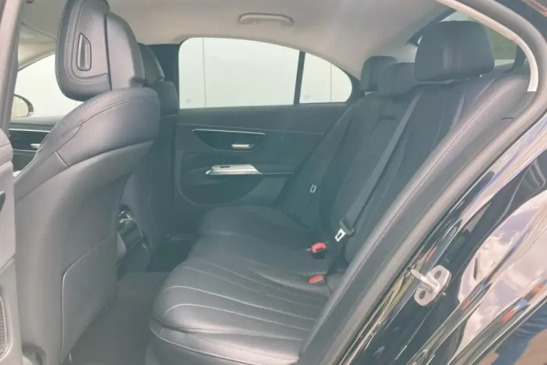 Mercedes-Benz E 220 din 2023 cu 15.189 km - oferta MER144241 - foto 14