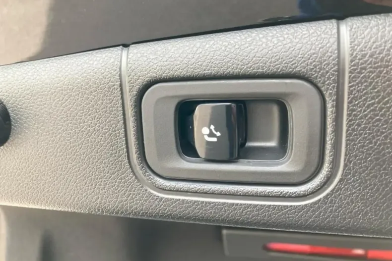 Mercedes-Benz E 220 din 2023 cu 15.189 km - oferta MER144241 - foto 15