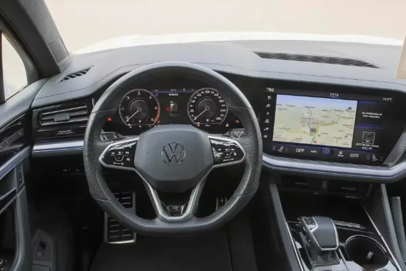 Volkswagen Touareg din 2023 cu 70.450 km - oferta VOL144246 - foto 4