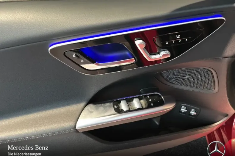 Mercedes-Benz C 300 din 2024 cu 10.827 km - oferta MER144251 - foto 13